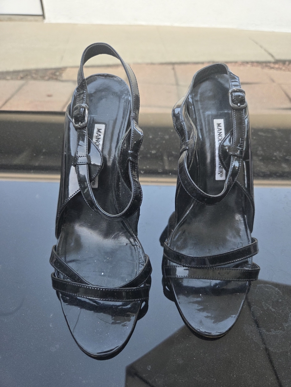 Manolo Blahnik black patent leather strappy slingback heels 40.5. - Picture 6 of 9